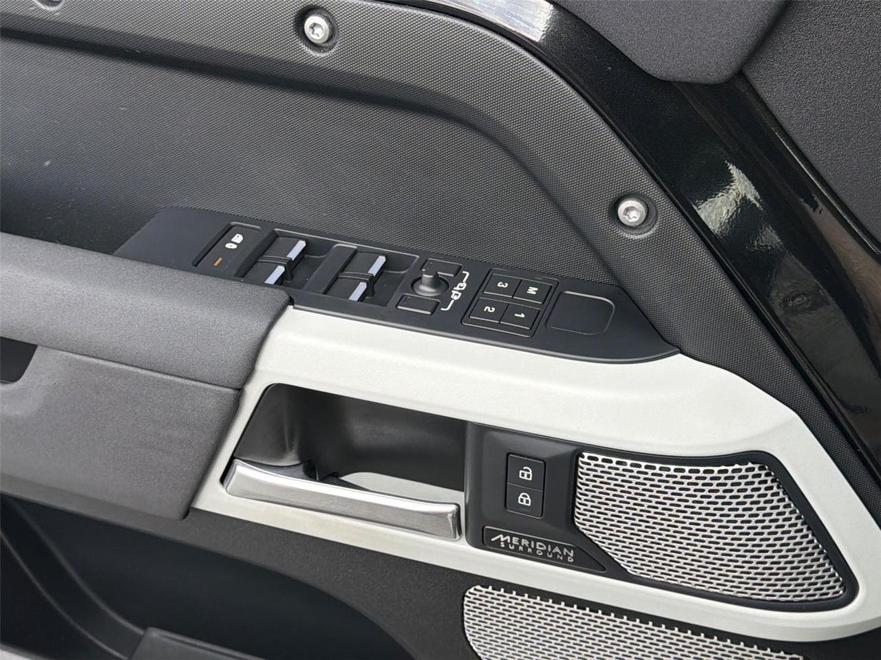 2023 Land Rover Defender SE Hagerstown MD