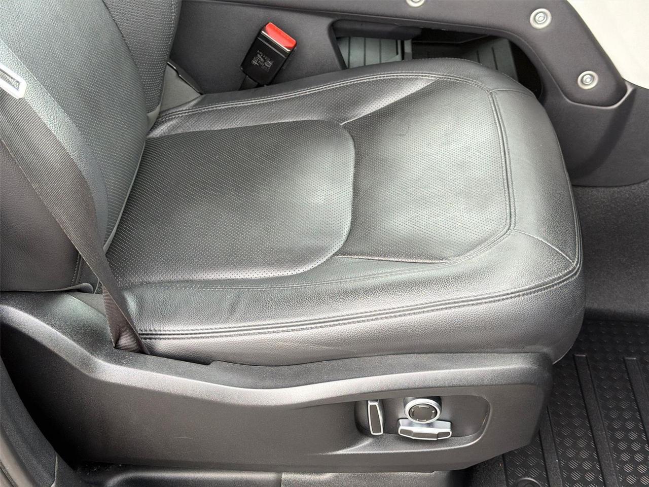 2023 Land Rover Defender SE Hagerstown MD