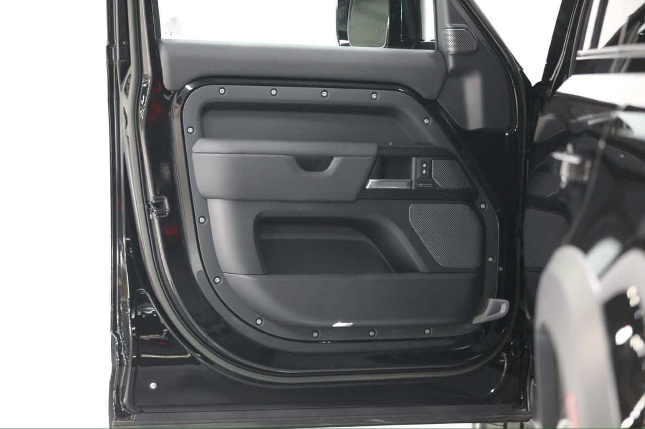 2023 Land Rover Defender V8 Franklin TN