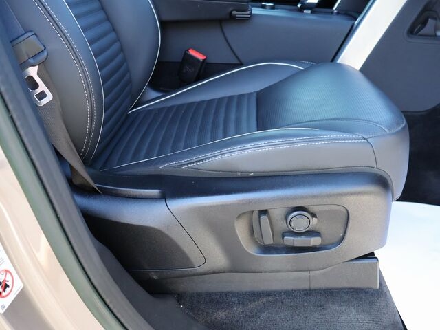 2023 Land Rover Discovery HSE R-Dynamic Oshkosh WI