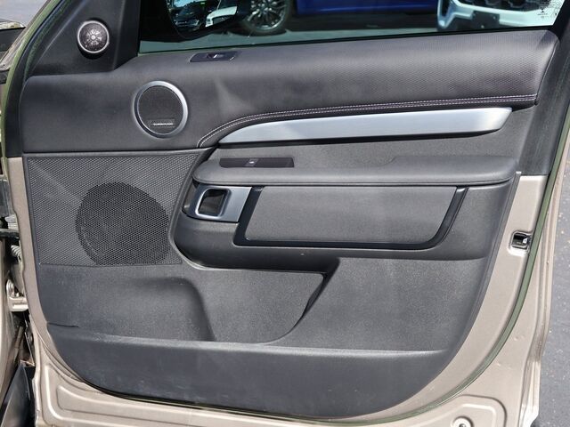 2023 Land Rover Discovery HSE R-Dynamic Oshkosh WI