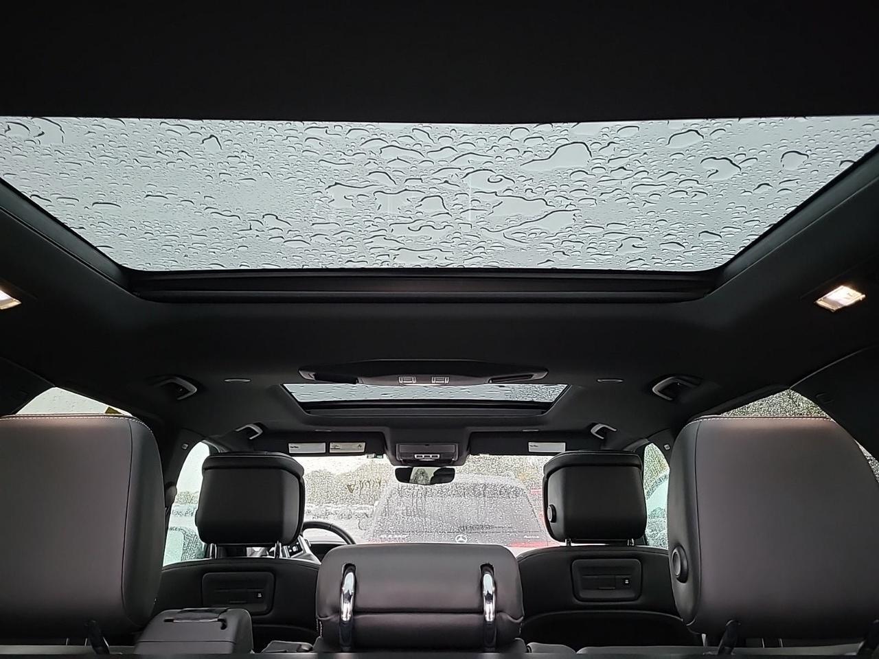 2023 Land Rover Discovery Metropolitan Edition Vented Massage Seats Head-Up Display Portland OR