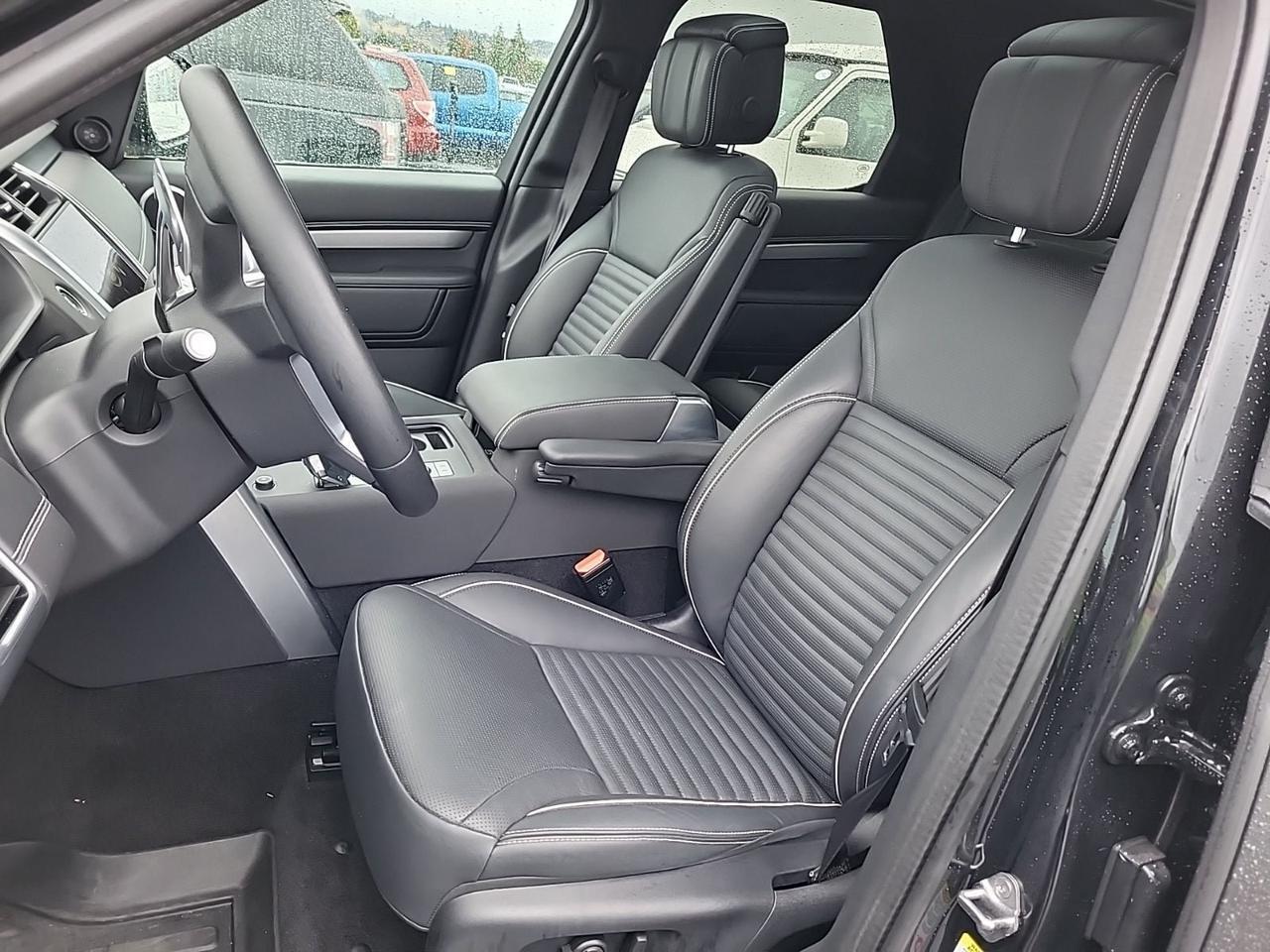 2023 Land Rover Discovery Metropolitan Edition Vented Massage Seats Head-Up Display Portland OR
