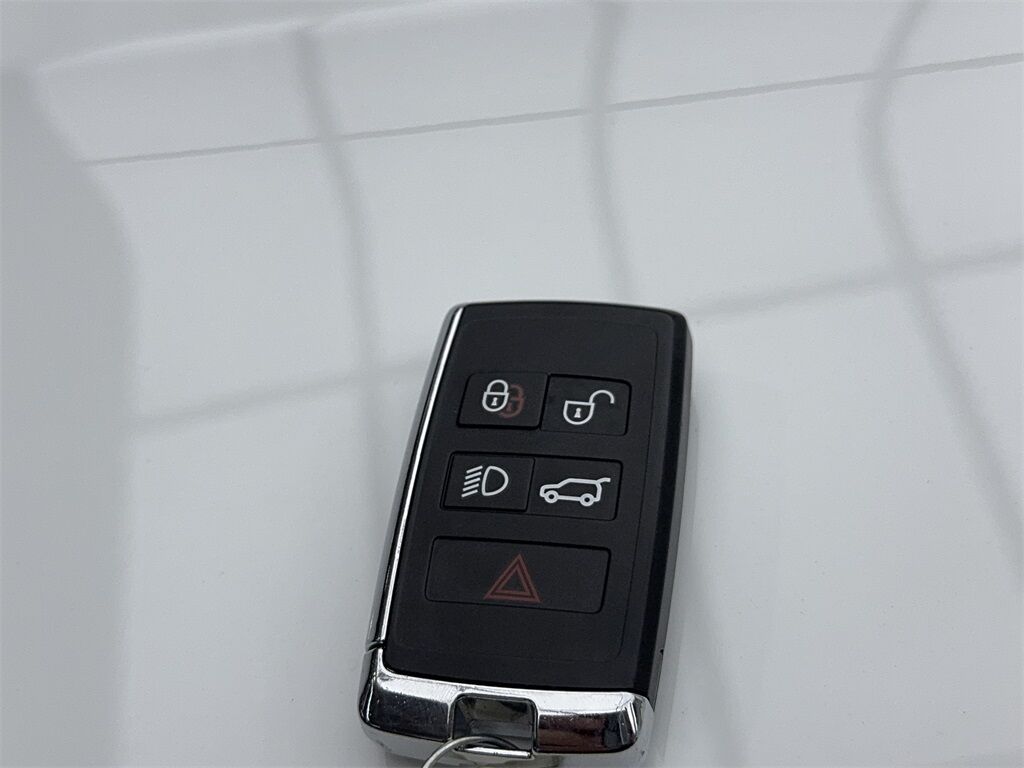 2023 Land Rover Discovery S NAV,CAM,PANO,HTD STS,BLIND SPOT,3RD ROW Plano TX