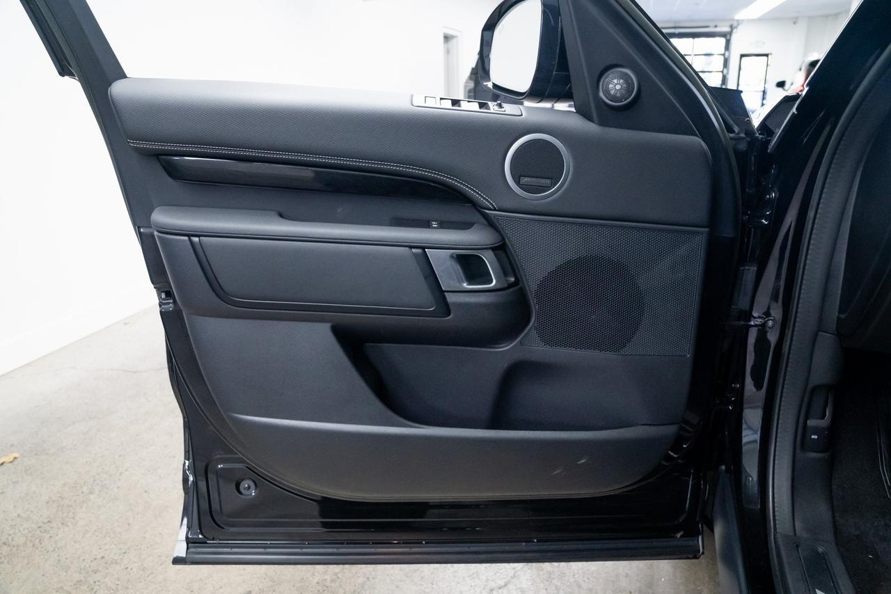 2023 Land Rover Discovery S R-Dynamic 1 Owner Heated Seats Cold Climate Pack Portland OR