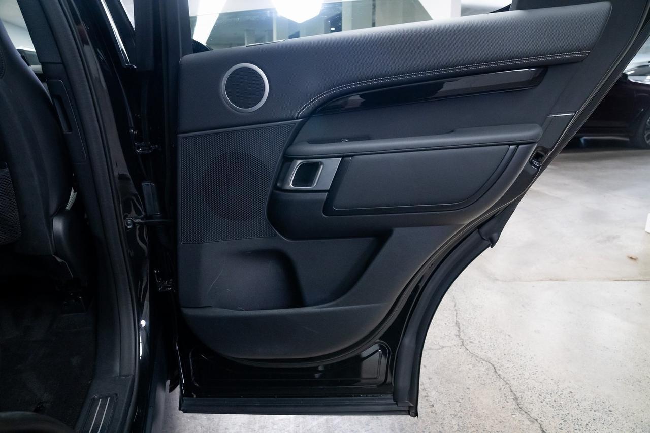 2023 Land Rover Discovery S R-Dynamic 1 Owner Heated Seats Cold Climate Pack Portland OR