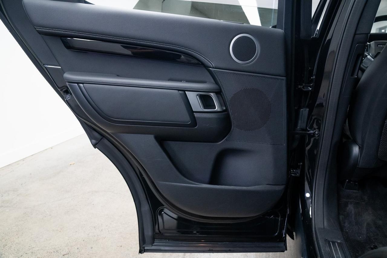 2023 Land Rover Discovery S R-Dynamic 1 Owner Heated Seats Cold Climate Pack Portland OR