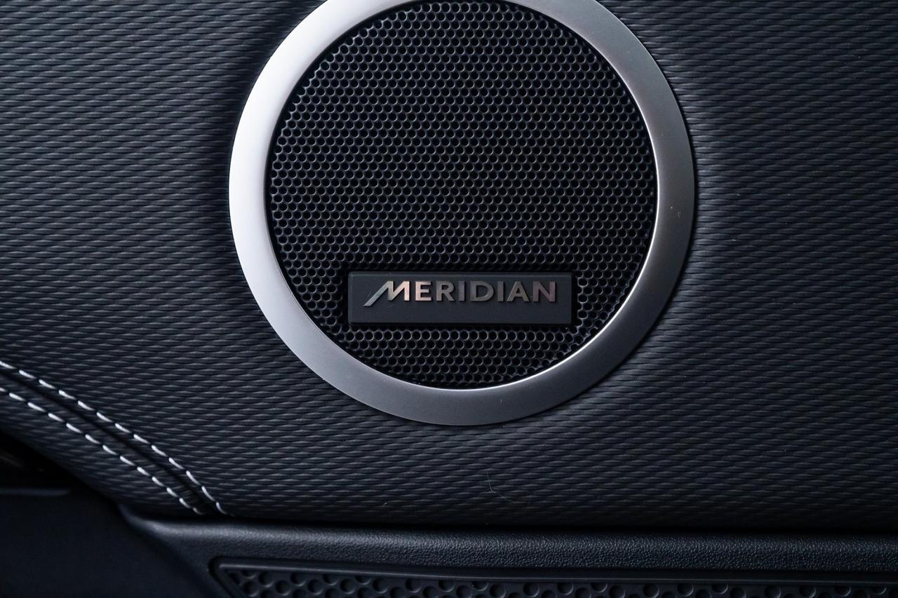 2023 Land Rover Discovery S R-Dynamic 1 Owner Heated Seats Cold Climate Pack Portland OR