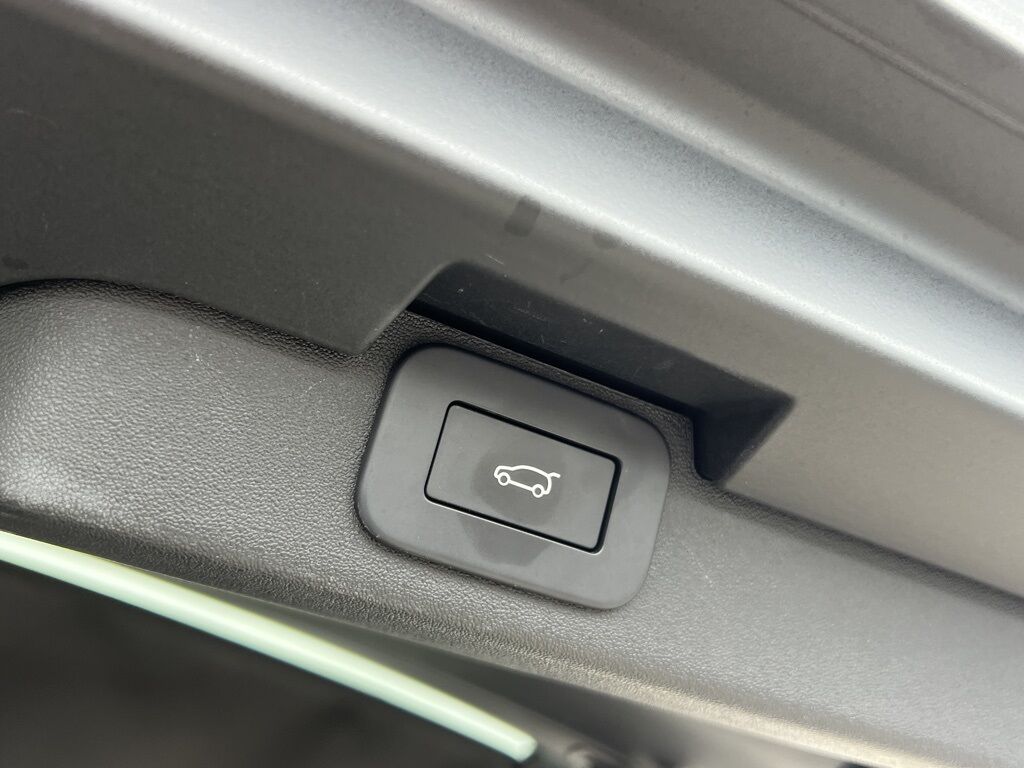 2023 Land Rover Discovery S R-Dynamic Indianapolis IN