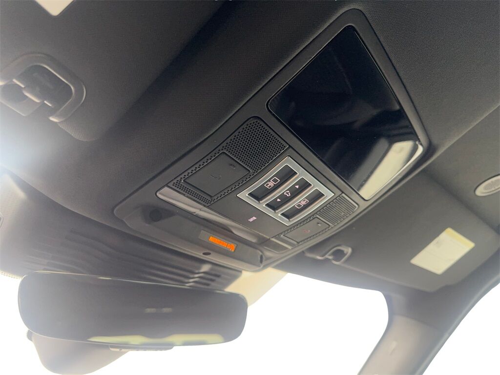 2023 Land Rover Discovery S R-Dynamic NAV,CAM,PANO,HTD STS,BLIND SPOT,3RD RO Irving TX