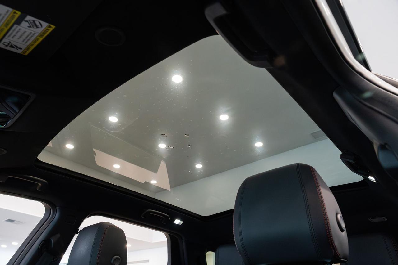 2023 Land Rover Discovery Sport SE R-Dynamic Gladstone OR
