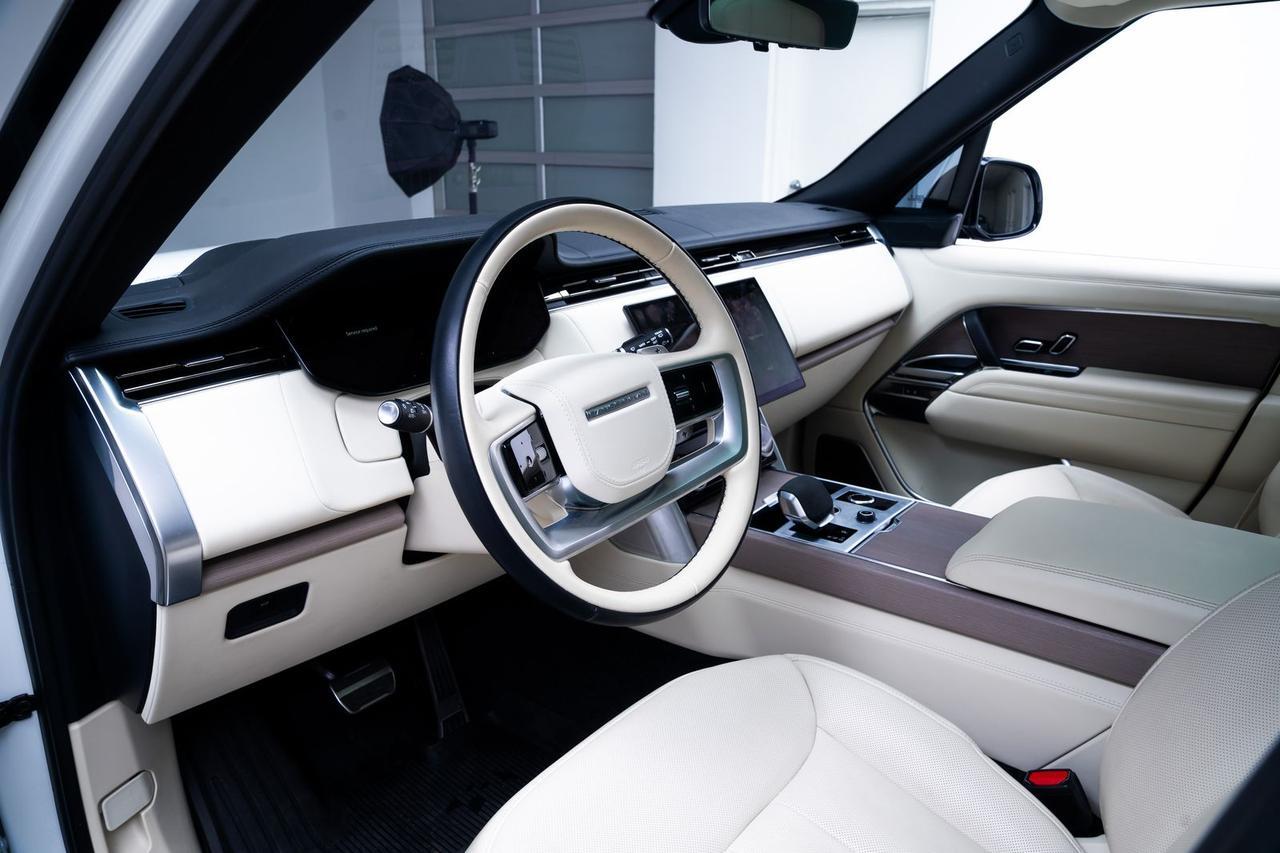 2023 Land Rover Range Rover Autobiography Diamond Turned with Gloss Dark Gray Contrast Wheel Portland OR