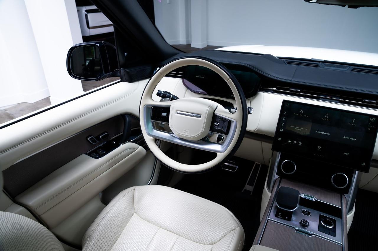 2023 Land Rover Range Rover Autobiography Diamond Turned with Gloss Dark Gray Contrast Wheel Portland OR