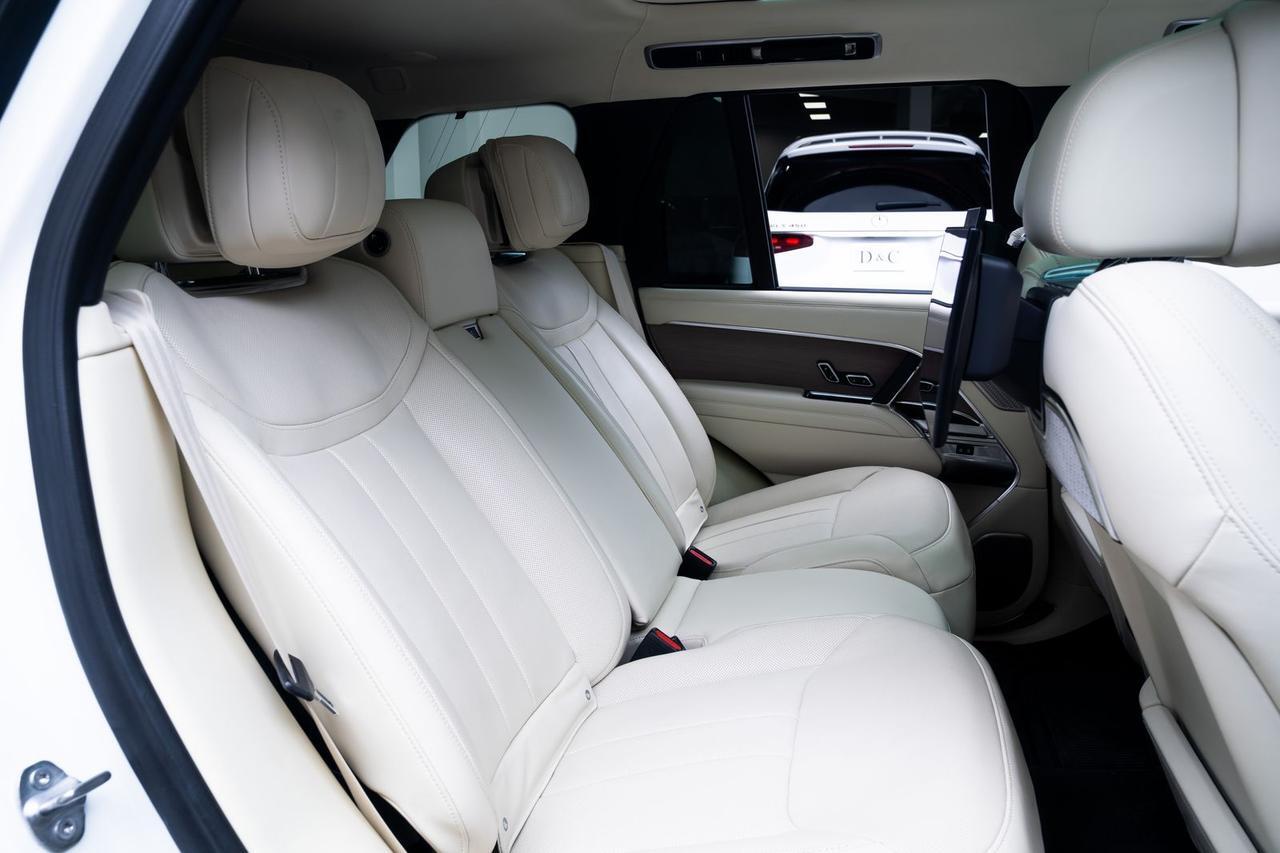 2023 Land Rover Range Rover Autobiography Diamond Turned with Gloss Dark Gray Contrast Wheel Portland OR