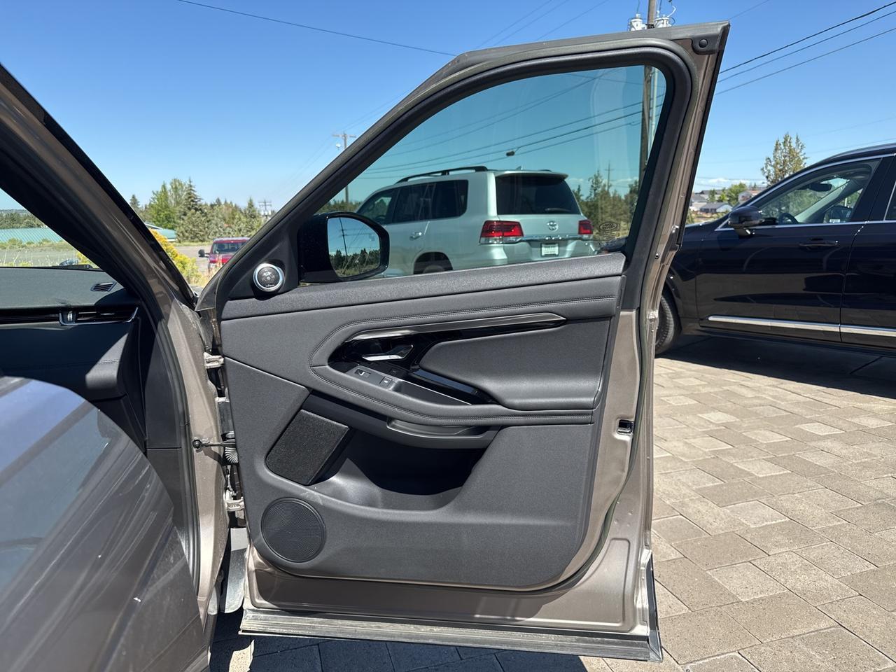 2023 Land Rover Range Rover Evoque R-Dynamic SE Bend OR