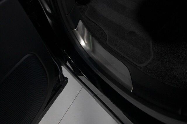 2023 Land Rover Range Rover P530 SE ($142,210 MSRP) *19,000 MILES* *BLACK ON BLACK* *1-OWNER* San Diego CA