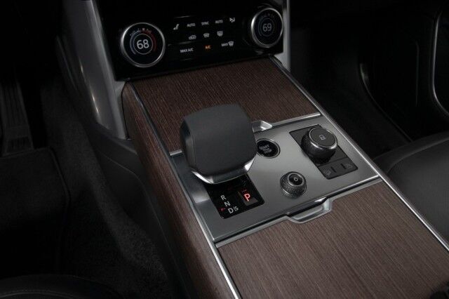 2023 Land Rover Range Rover P530 SE ($142,210 MSRP) *19,000 MILES* *BLACK ON BLACK* *1-OWNER* San Diego CA