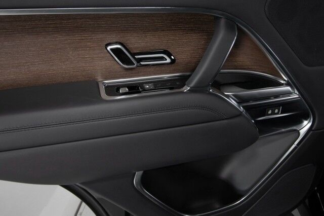 2023 Land Rover Range Rover P530 SE ($142,210 MSRP) *19,000 MILES* *BLACK ON BLACK* *1-OWNER* San Diego CA