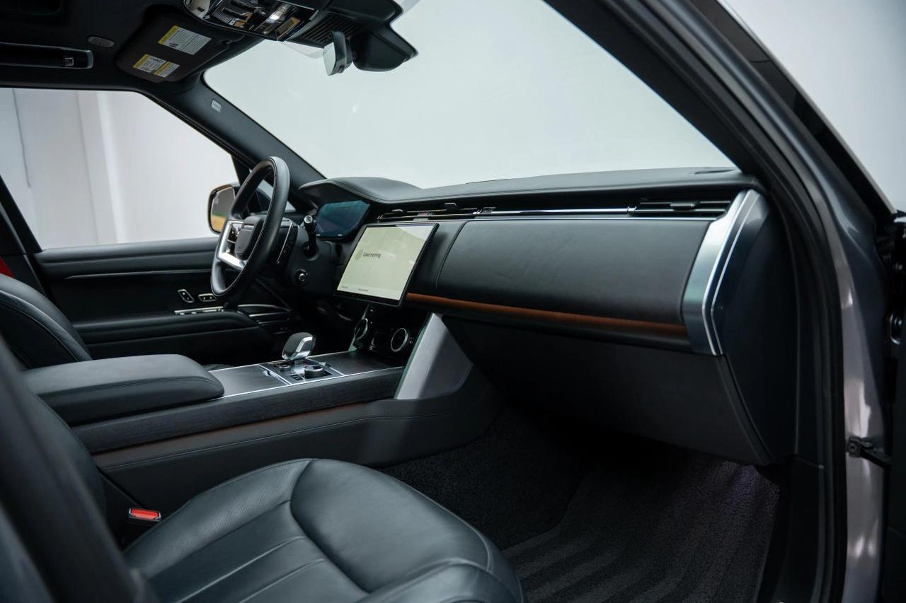 2023 Land Rover Range Rover P530 SE LWB 7 Sport Utility 4D St. Louis MO