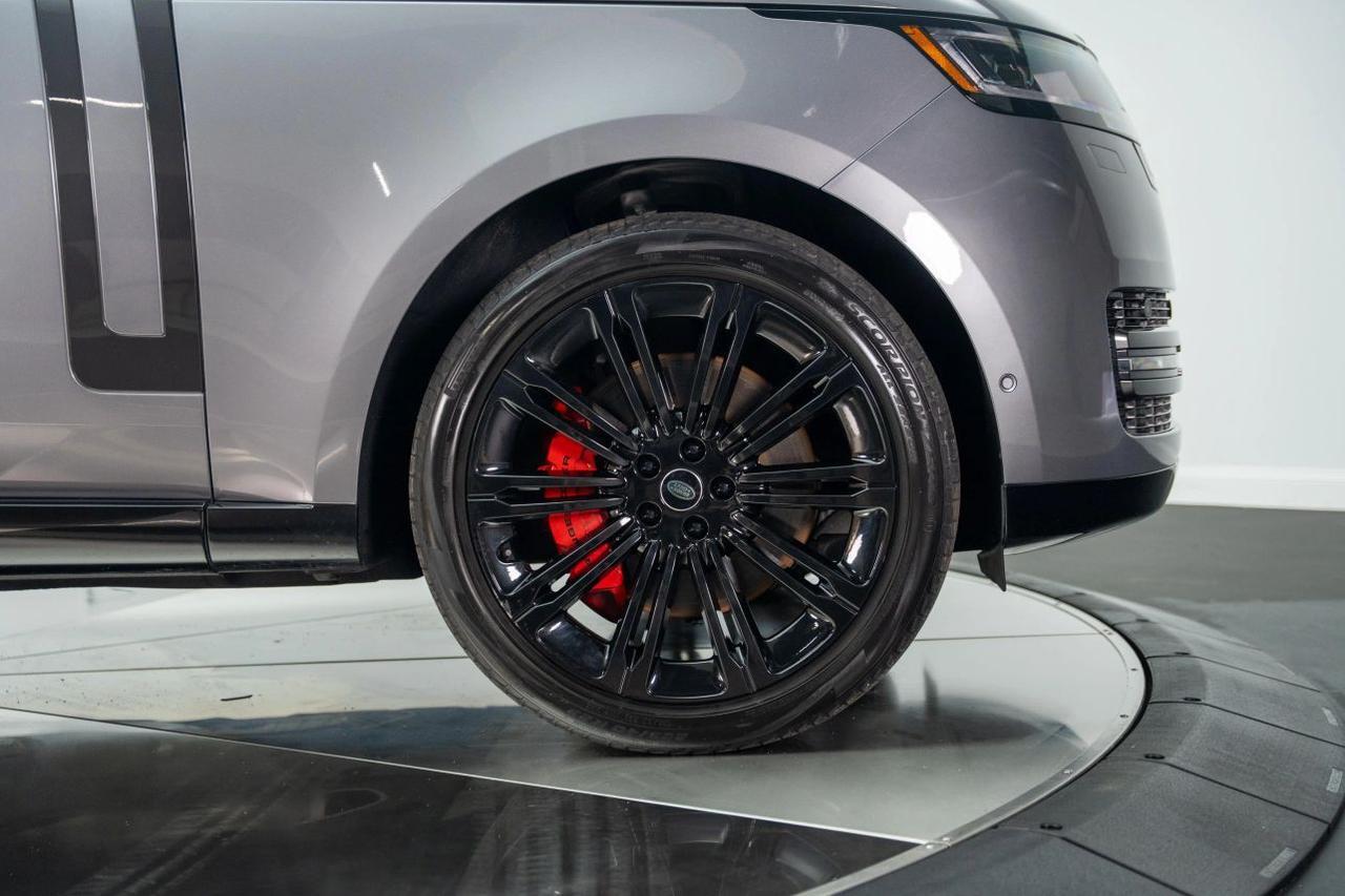 2023 Land Rover Range Rover P530 SE LWB 7 Sport Utility 4D St. Louis MO