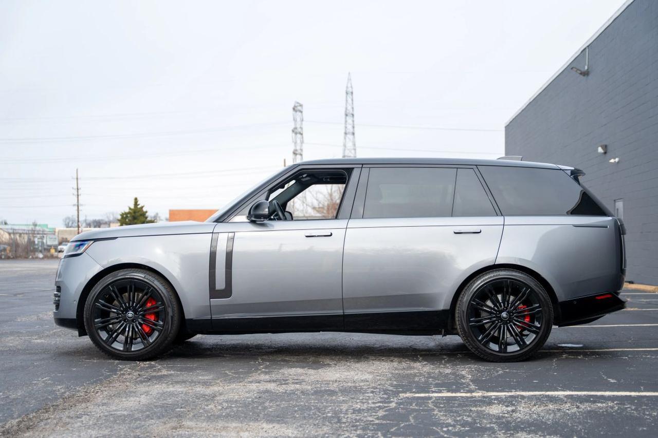 2023 Land Rover Range Rover P530 SE LWB 7 Sport Utility 4D St. Louis MO