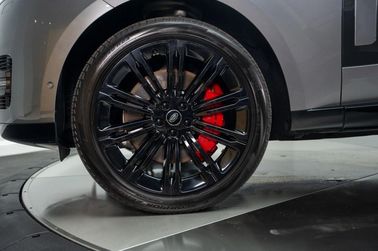 2023 Land Rover Range Rover P530 SE LWB 7 Sport Utility 4D St. Louis MO