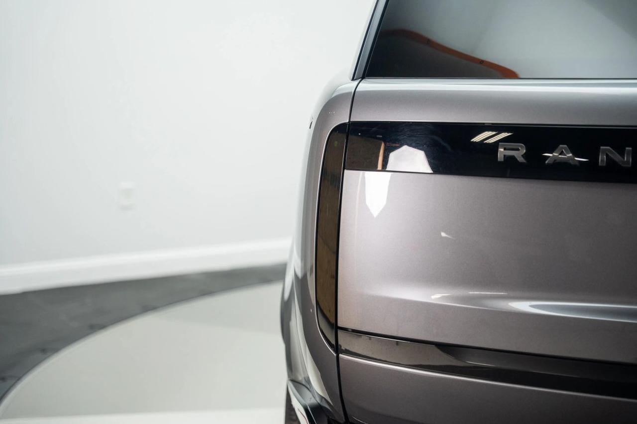 2023 Land Rover Range Rover P530 SE LWB 7 Sport Utility 4D St. Louis MO