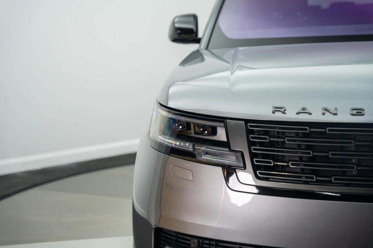 2023 Land Rover Range Rover P530 SE LWB 7 Sport Utility 4D St. Louis MO