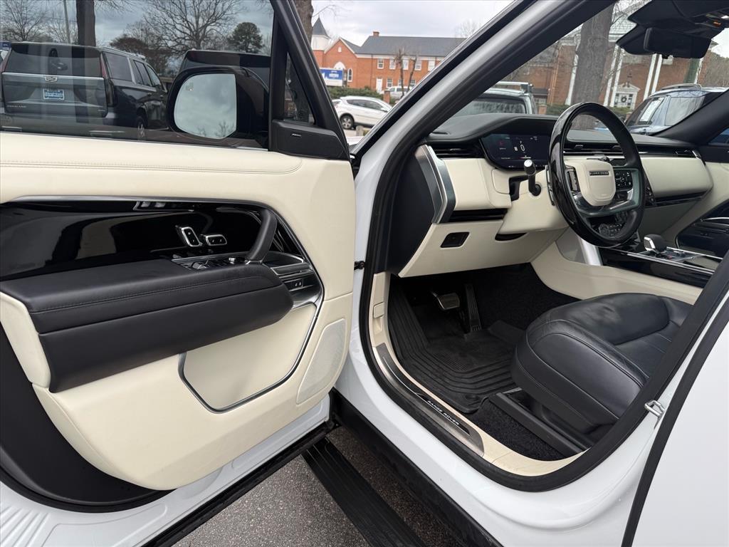 2023 Land Rover Range Rover P530 SE LWB