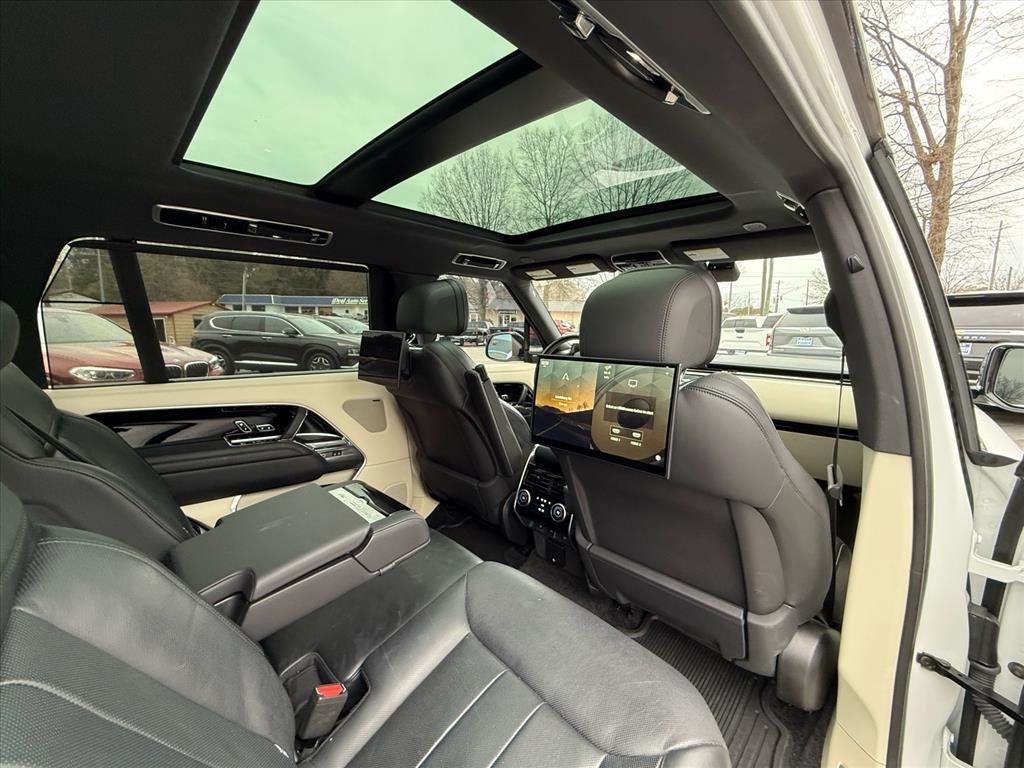 2023 Land Rover Range Rover P530 SE LWB