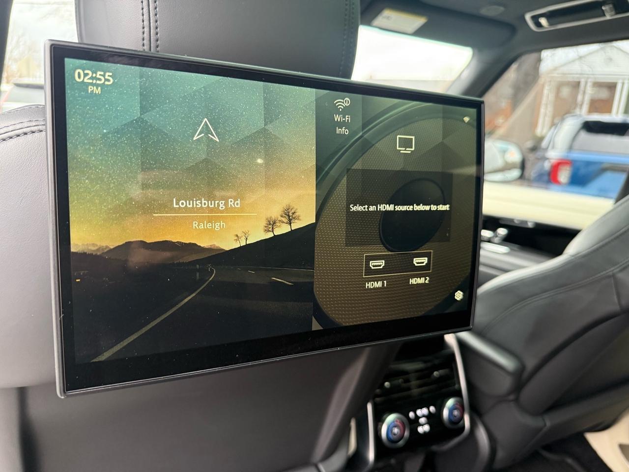 2023 Land Rover Range Rover P530 SE LWB