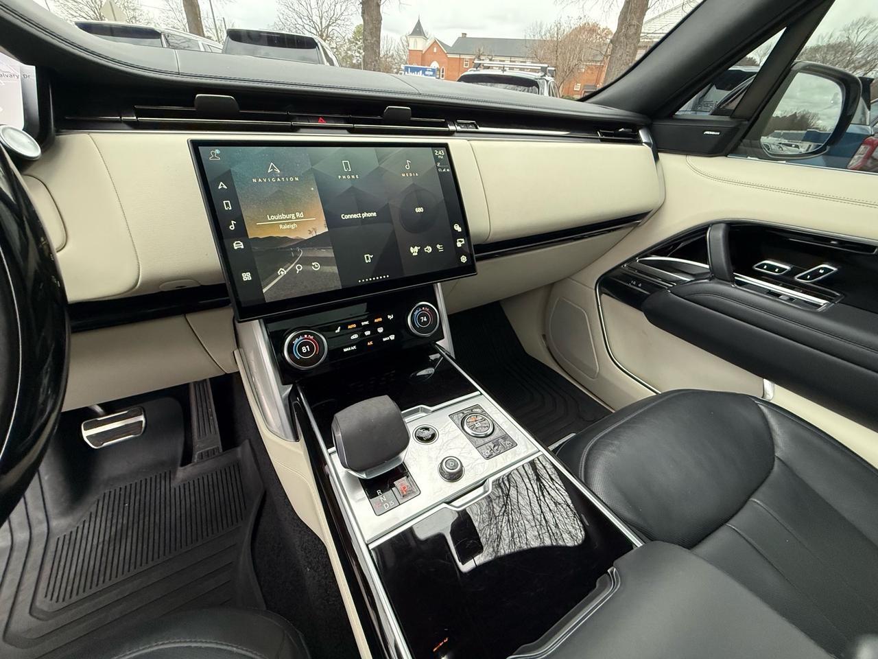 2023 Land Rover Range Rover P530 SE LWB