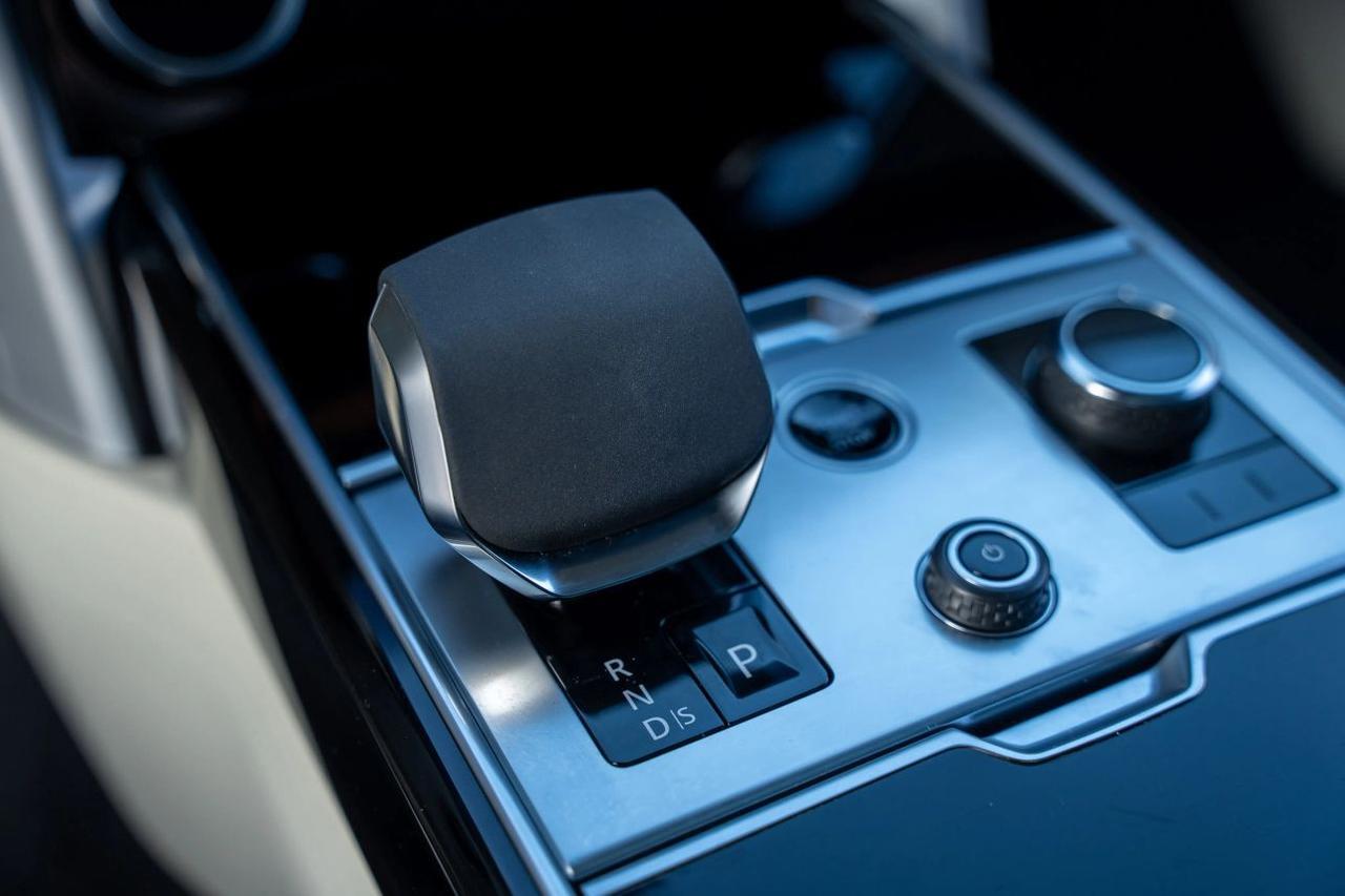 2023 Land Rover Range Rover P530 SE Sport Utility 4D St. Louis MO