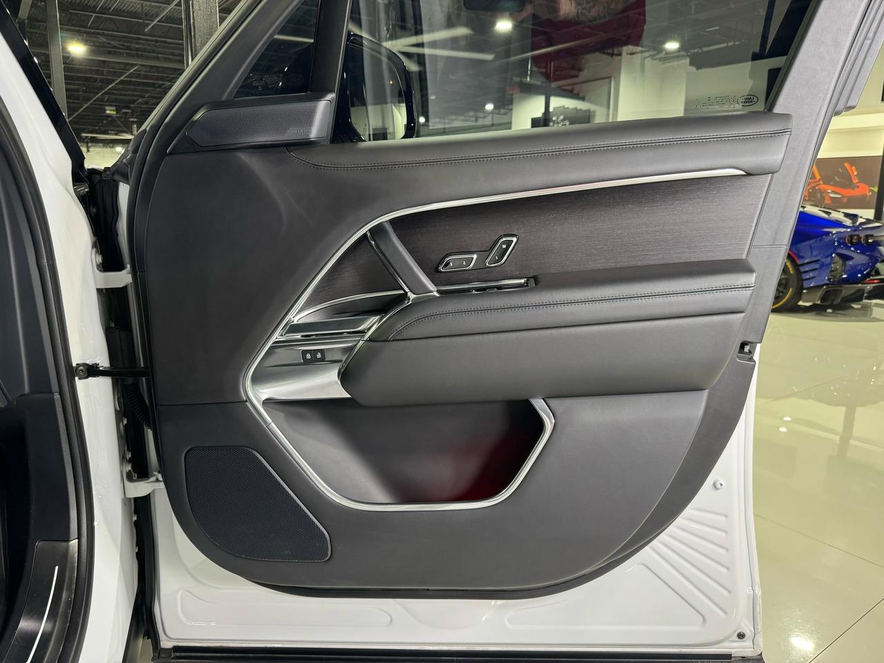 2023 Land Rover Range Rover P530 SE extended leather, Meridian 3D Surround audio system, rear infotainment system & MUCH MORE!! Fort Lauderdale FL