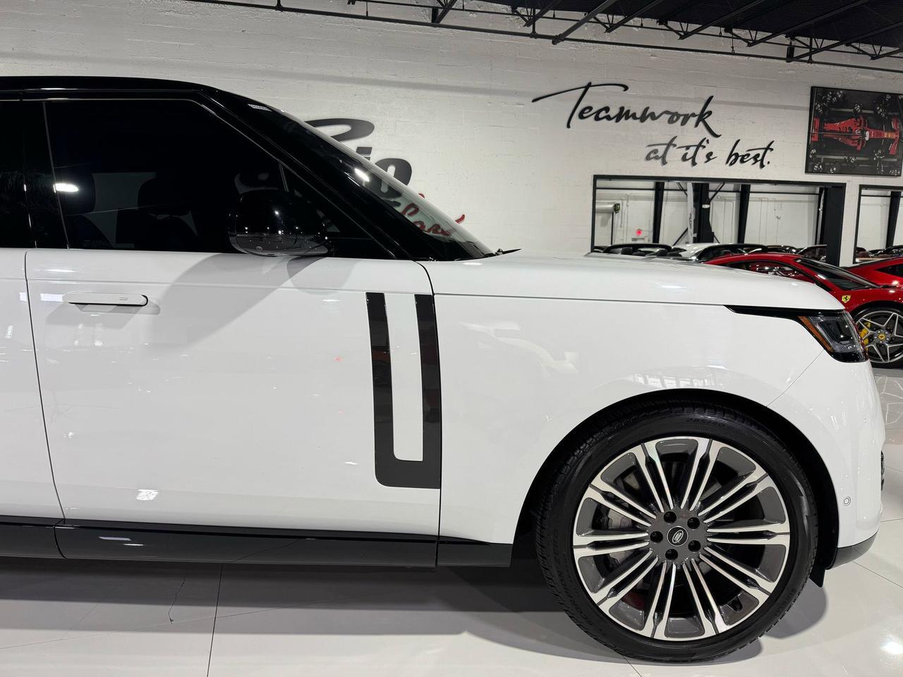 2023 Land Rover Range Rover P530 SE extended leather, Meridian 3D Surround audio system, rear infotainment system & MUCH MORE!! Fort Lauderdale FL