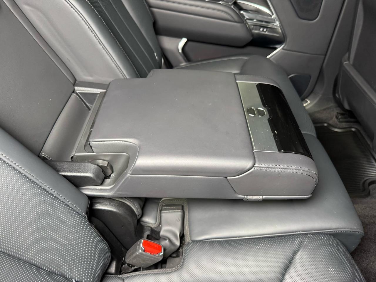 2023 Land Rover Range Rover P530 SE extended leather, Meridian 3D Surround audio system, rear infotainment system & MUCH MORE!! Fort Lauderdale FL