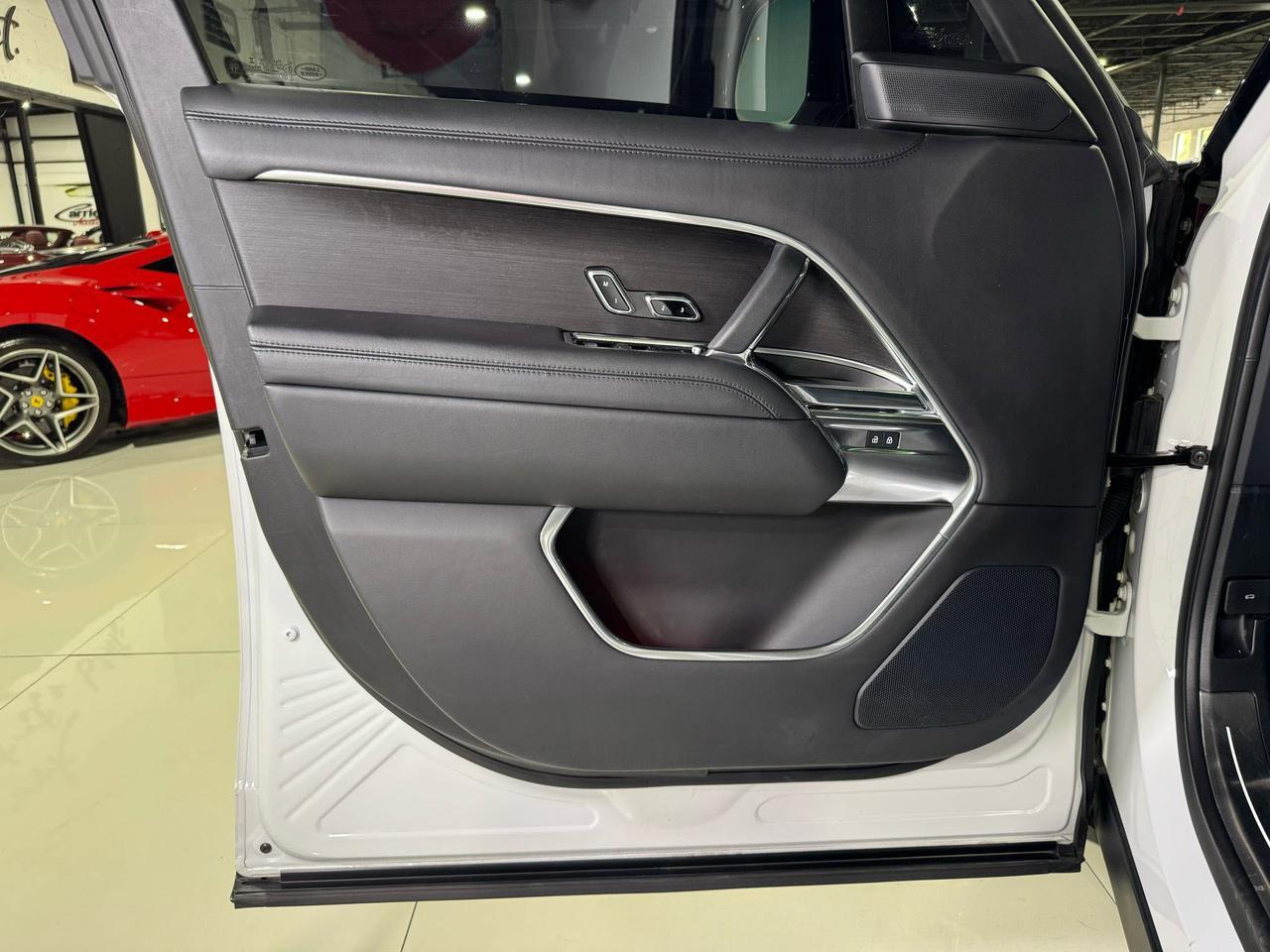 2023 Land Rover Range Rover P530 SE extended leather, Meridian 3D Surround audio system, rear infotainment system & MUCH MORE!! Fort Lauderdale FL