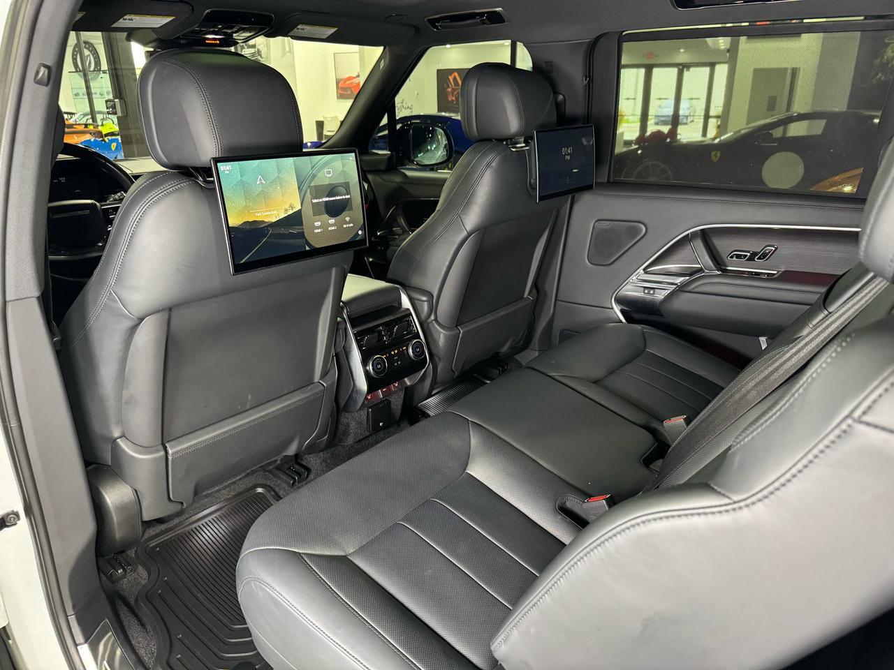 2023 Land Rover Range Rover P530 SE extended leather, Meridian 3D Surround audio system, rear infotainment system & MUCH MORE!! Fort Lauderdale FL