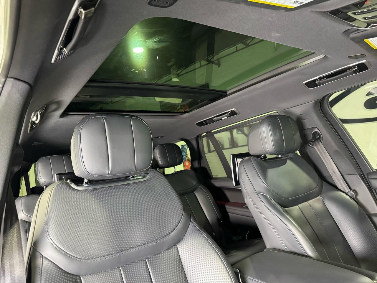 2023 Land Rover Range Rover P530 SE extended leather, Meridian 3D Surround audio system, rear infotainment system & MUCH MORE!! Fort Lauderdale FL
