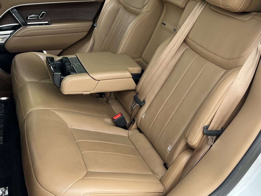 2023 Land Rover Range Rover SE photo 15
