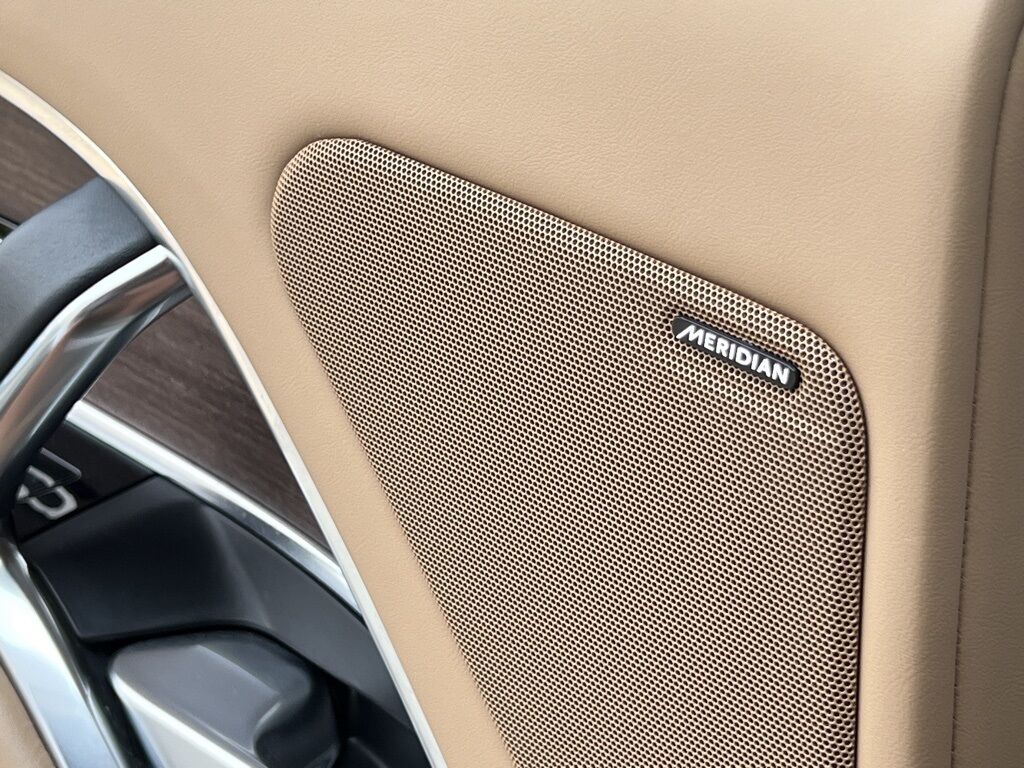 2023 Land Rover Range Rover SE photo 31