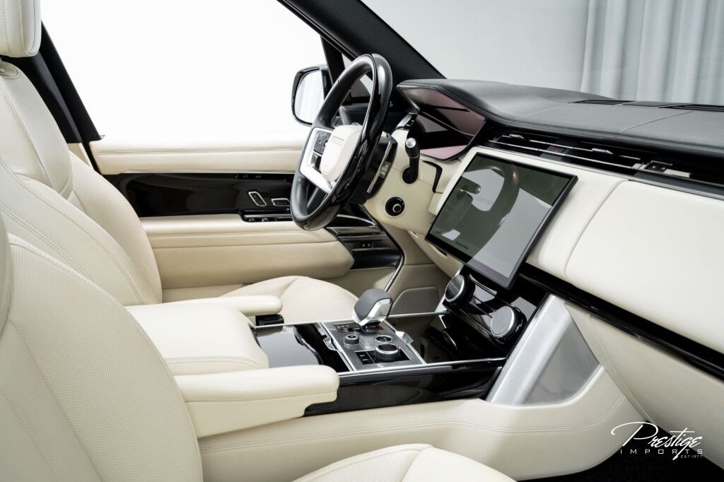 2023 Land Rover Range Rover SE North Miami Beach FL