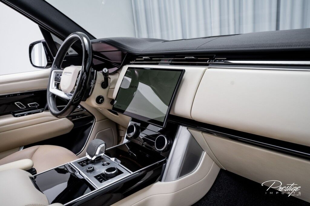 2023 Land Rover Range Rover SE North Miami Beach FL