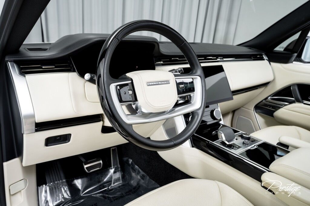 2023 Land Rover Range Rover SE North Miami Beach FL