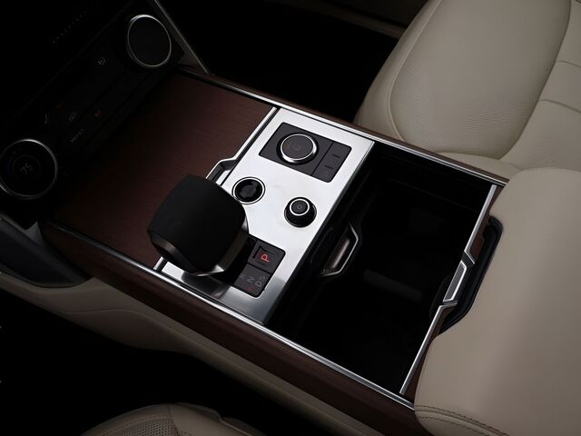 2023 Land Rover Range Rover SE Oshkosh WI