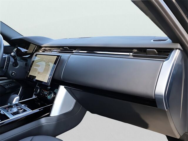 2023 Land Rover Range Rover SE Oshkosh WI