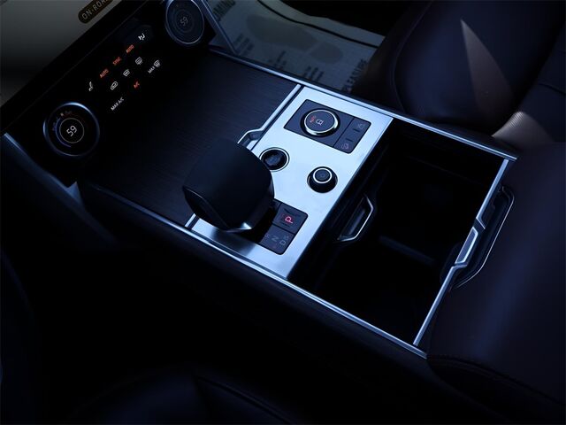 2023 Land Rover Range Rover SE Oshkosh WI