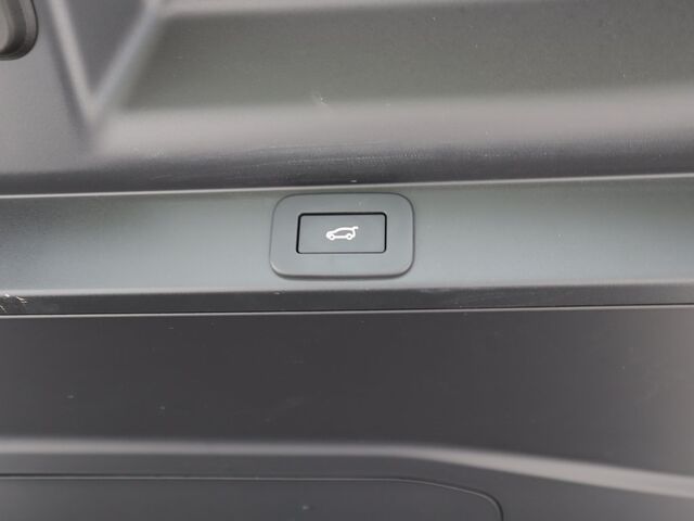 2023 Land Rover Range Rover SE Oshkosh WI
