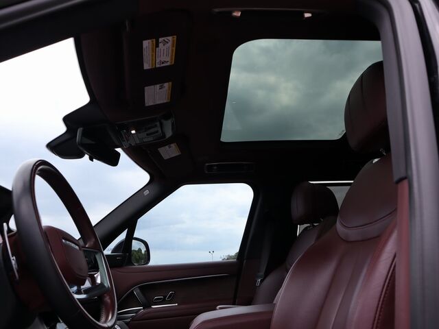 2023 Land Rover Range Rover SE Oshkosh WI
