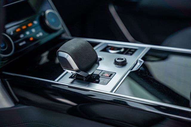 2023 Land Rover Range Rover SE Paramus NJ